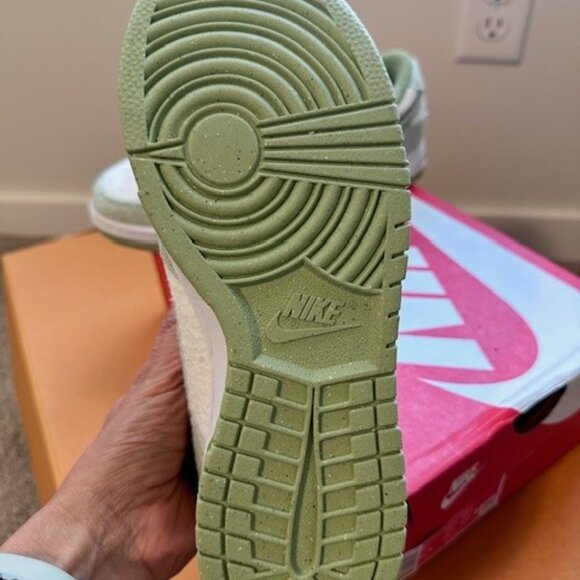 Rare Fleece Dunk Low - Women's Size 7 - Honeydew/Phantom - Picture 2 of 3